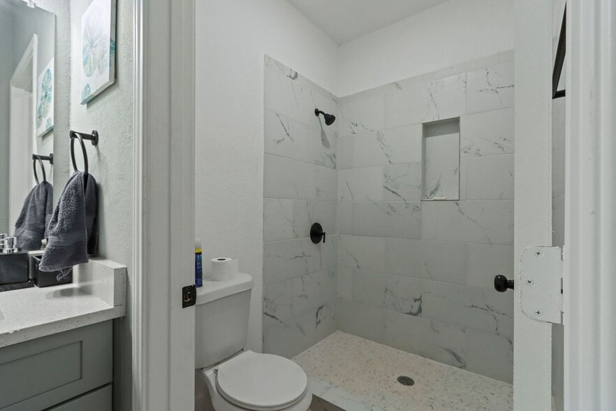 Building Photo - 5607 Bacher St