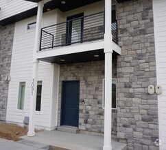 Building Photo - Layton Townhome 3 Bed 2.5 Bath