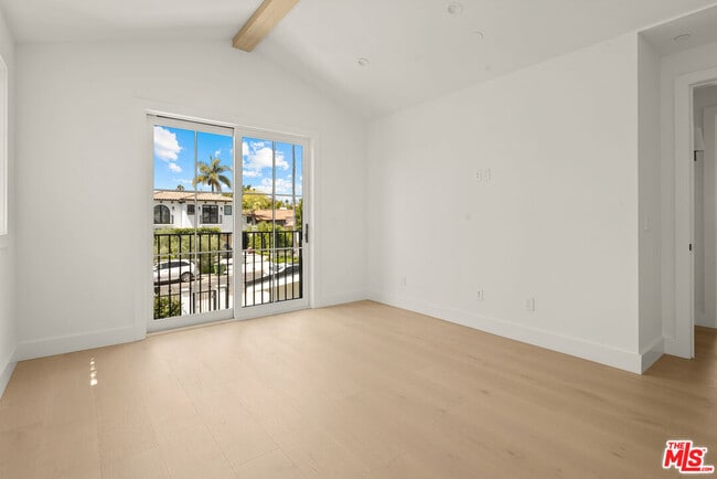 Building Photo - 306 S Anita Ave