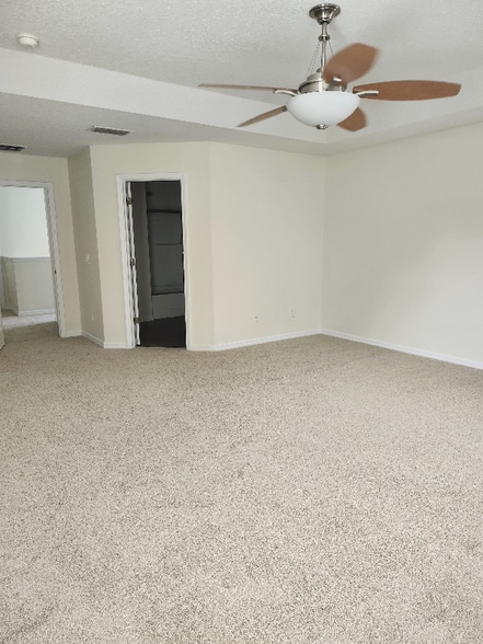 Building Photo - 13667 Phoenix Dr