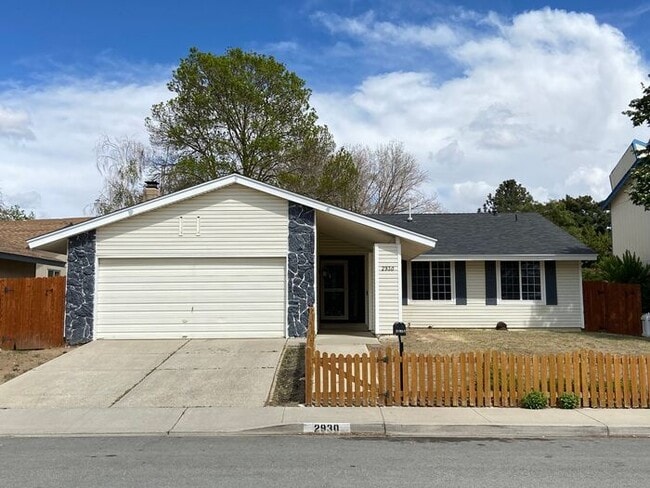 Building Photo - Sparks Single Story Home - 4 Bedrooms (Reed HS, Mendive MS, Whitehead ES)