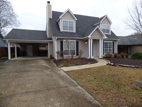 Building Photo - 205 Brookhollow Dr