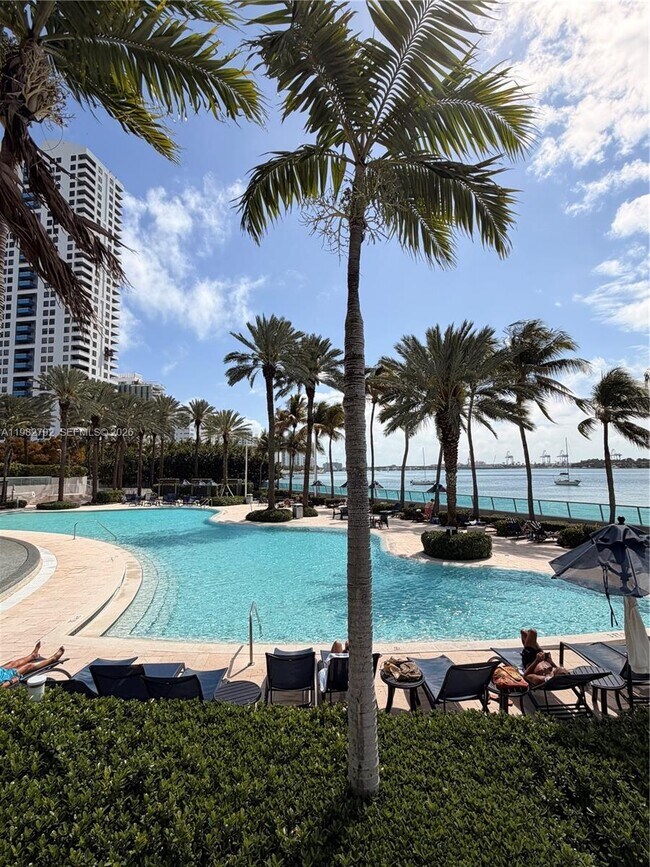 Building Photo - 1500 Bay Rd