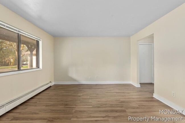 Building Photo - 143 Gaines St SE