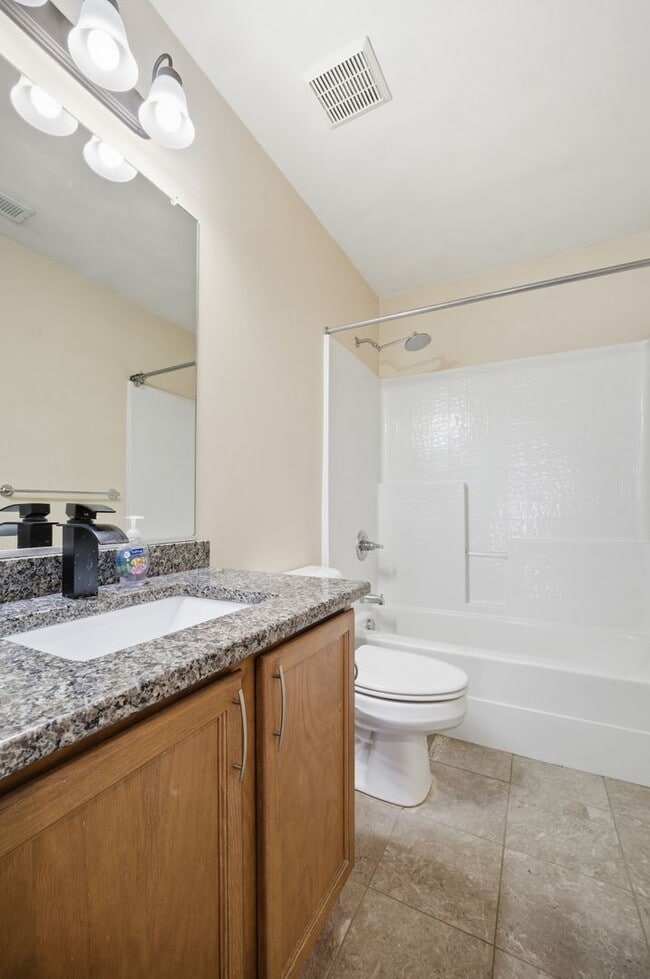 Building Photo - Quailshire Estates 4 Bed, 2.5 Bath Home in Chesapeake, VA