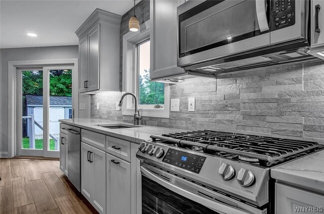 Building Photo - 5940 Thompson Rd