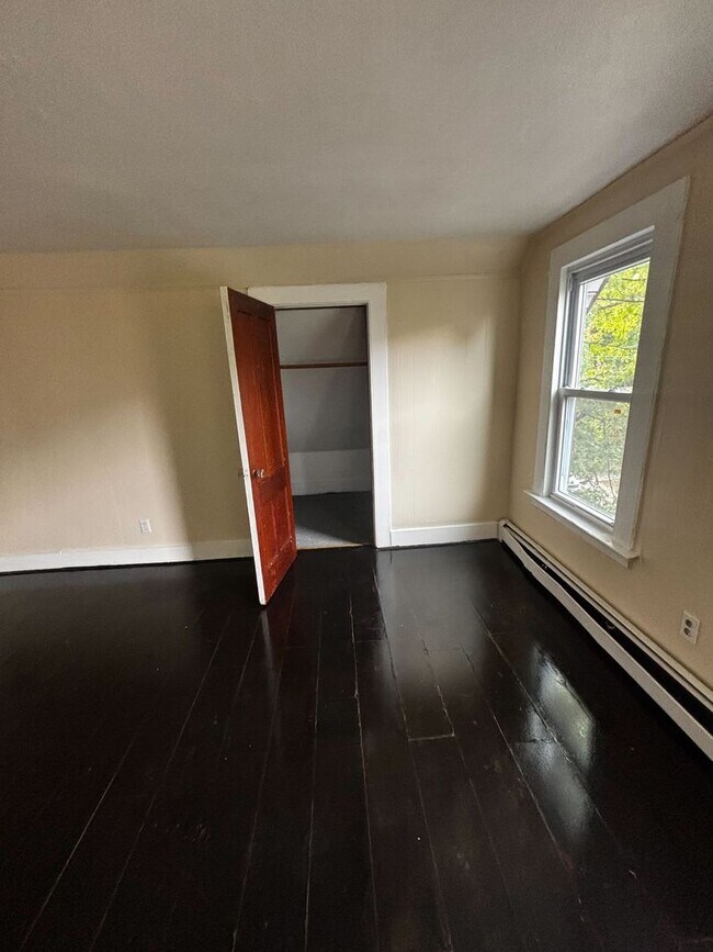Building Photo - 37 Hotchkiss St