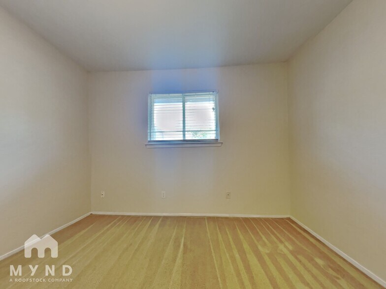 Building Photo - 9716 Meadowheath Dr