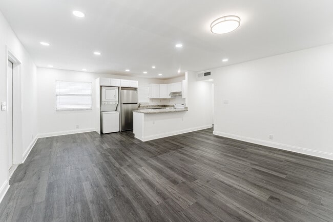 Building Photo - 233 Brittany F