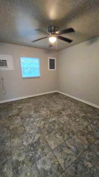 Building Photo - 1503 Golf Club Ln