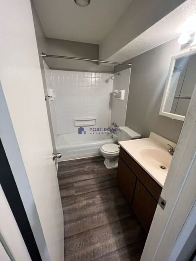 Building Photo - 723 W 27th St S