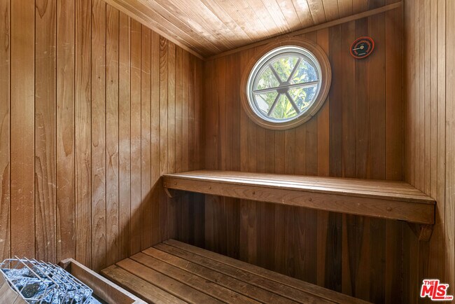 Building Photo - 9559 Sherwood Forest Ln