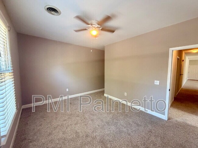Building Photo - 3923 W Buchanan Dr