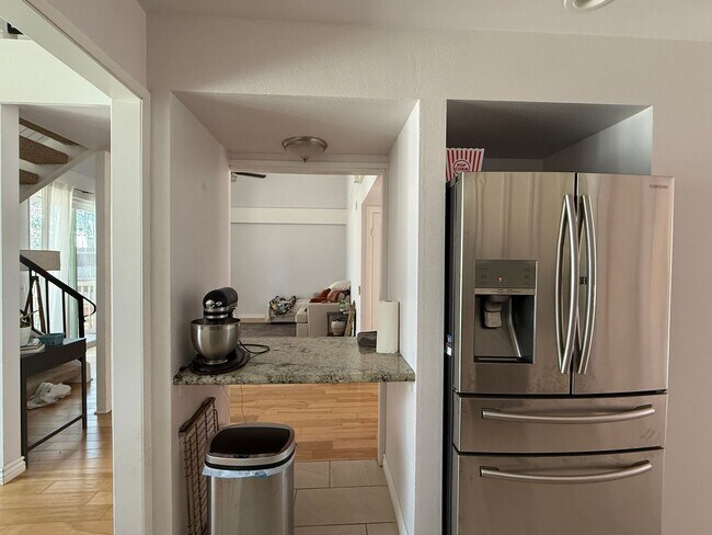 Building Photo - Beautiful 3BD/3BA Townhome in Carlsbad