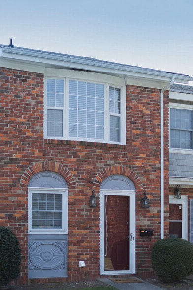 Front of Building - 3000 Golden Rd
