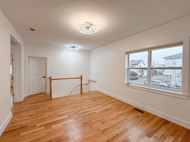 Building Photo - 33 Elmwood St