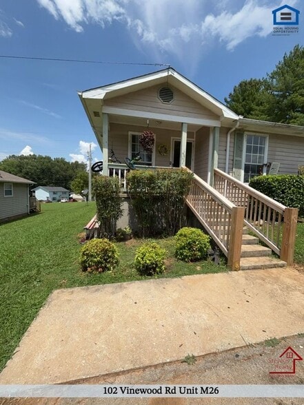 Building Photo - 102 Vinewood Rd