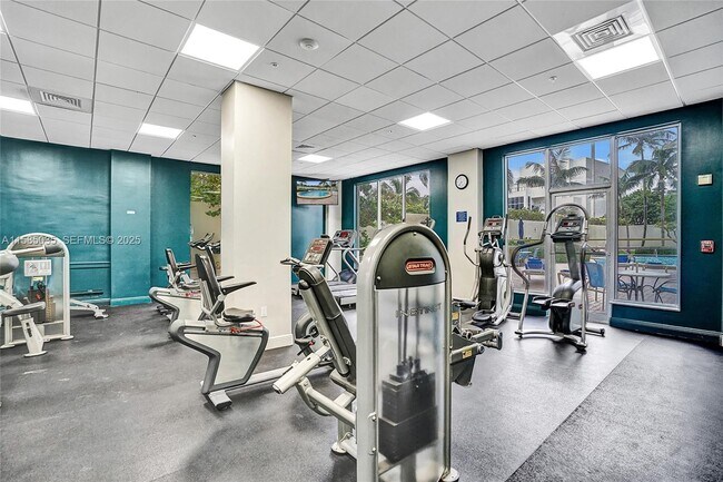 Building Photo - 4001S S Ocean Dr