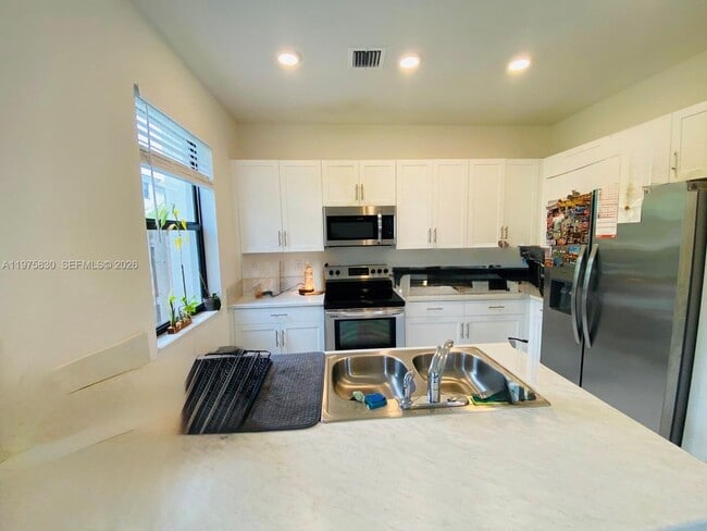 Building Photo - 13421 SW 287th Ter