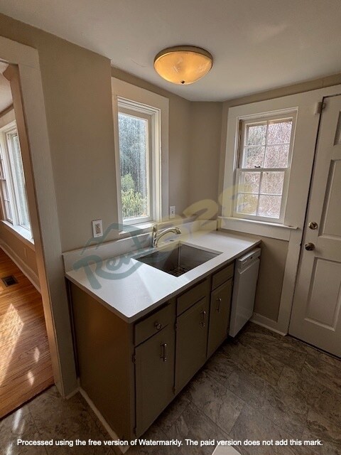 Building Photo - 85 Pennwood Ln