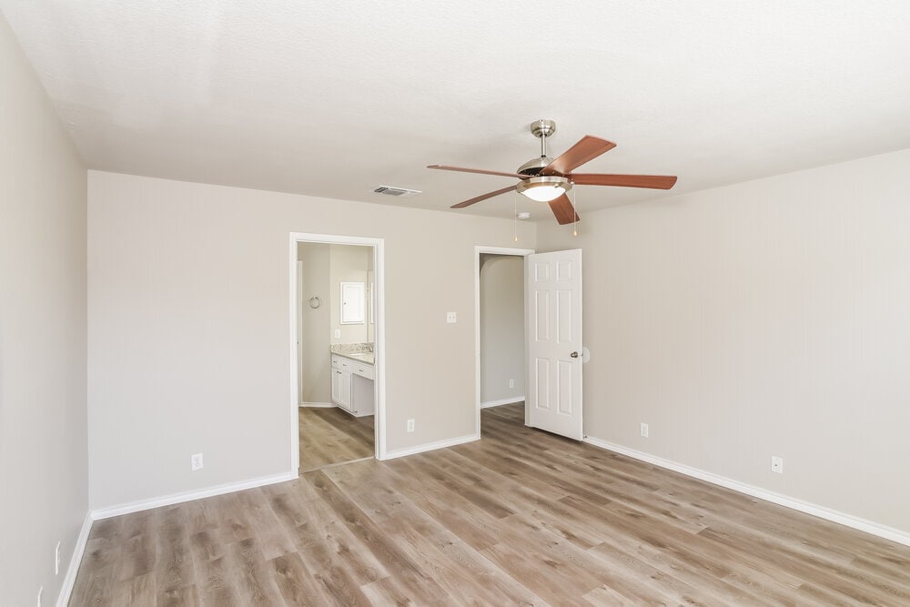 Building Photo - 2638 Montebello