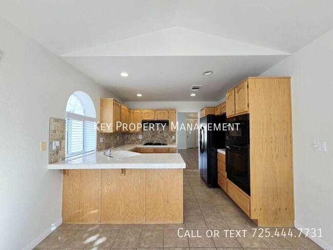 Building Photo - Gorgeous 2 bed, 2 bath home located in Sum...