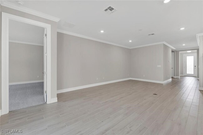 Building Photo - 319 Tamarindo Ln