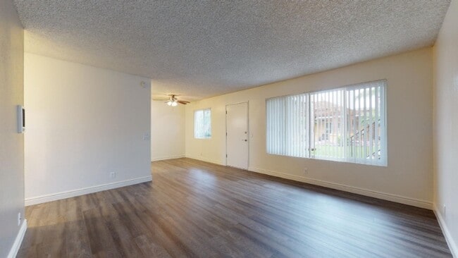 Building Photo - 180 Canyon Dr