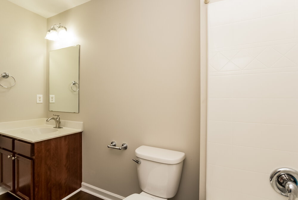 Building Photo - 275 Shaw Dr