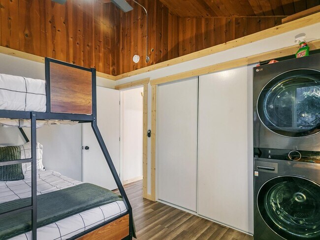 Building Photo - 587 Arrowhead Villa Rd