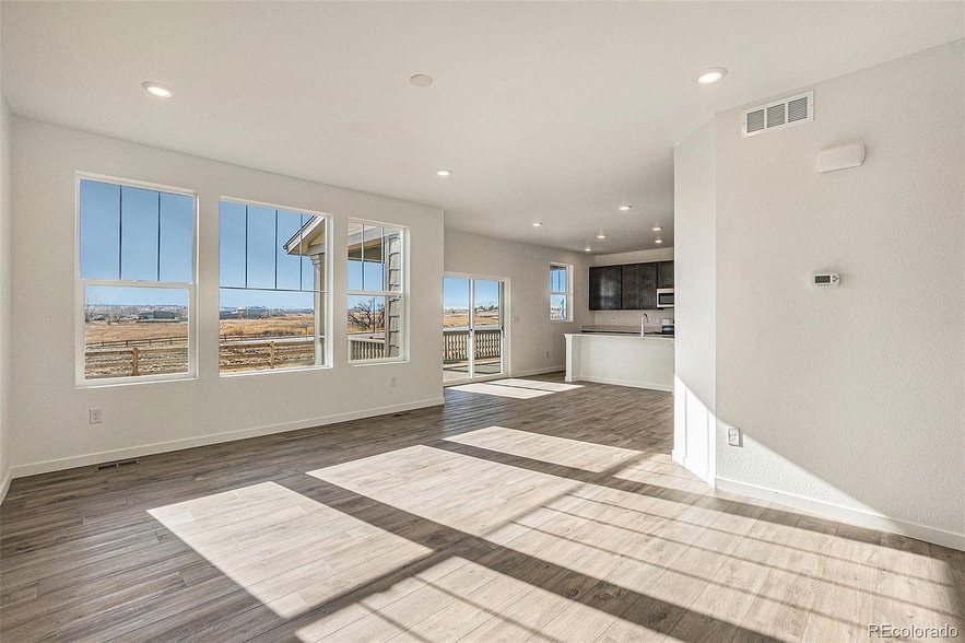 Building Photo - 650 Rob Roy Ct