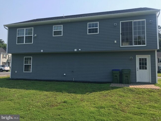 Building Photo - 6926 Lunette Ln