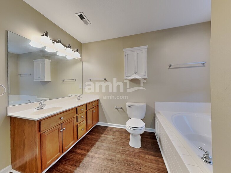 Building Photo - 5523 Golden Gate Rd