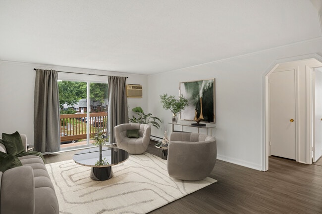 Building Photo - 10 Hazelwood Ave