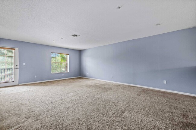 Building Photo - 1944 SE High Springs Dr