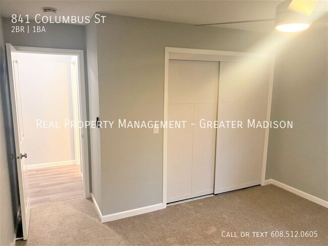 Building Photo - Beautiful fully remodeled 2 bedroom duplex...