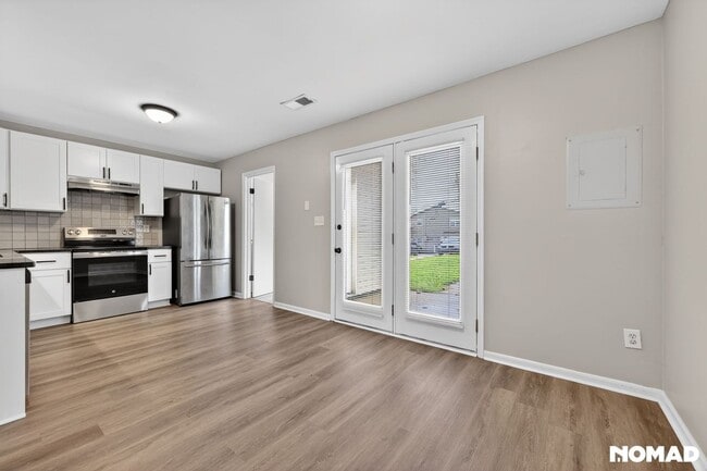 Building Photo - 4232 5th Ave S