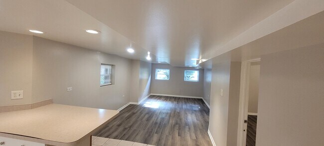 Building Photo - 4039 N Long Ave