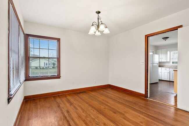 Building Photo - Cute 3 Bed 1 Bath House! Available Now! Call to Schedule a Tour!