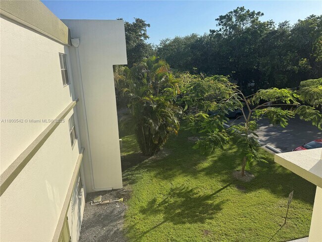 Building Photo - 4235 N University Dr