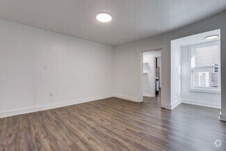 Building Photo - 826 E Warrington Ave