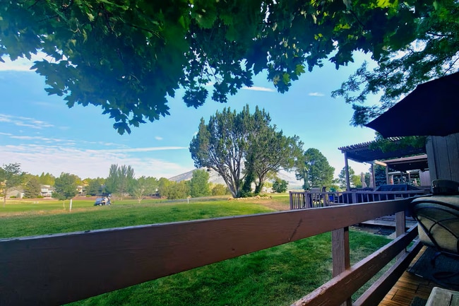 Building Photo - 2747 N Fairview Dr