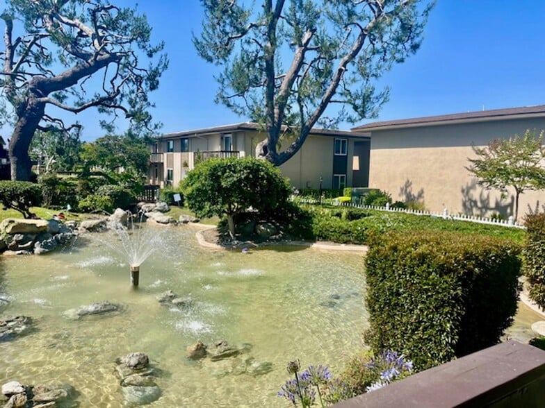 Building Photo - Woodlake