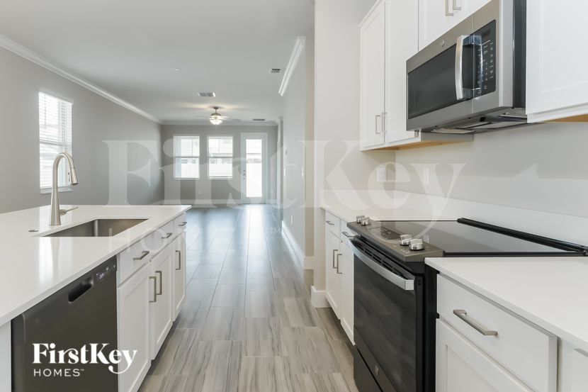 Building Photo - 9644 Little Bluestem Dr