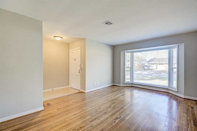 Building Photo - 2318 Haverhill Dr