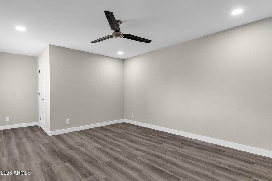 Building Photo - 7625 E Camelback Rd