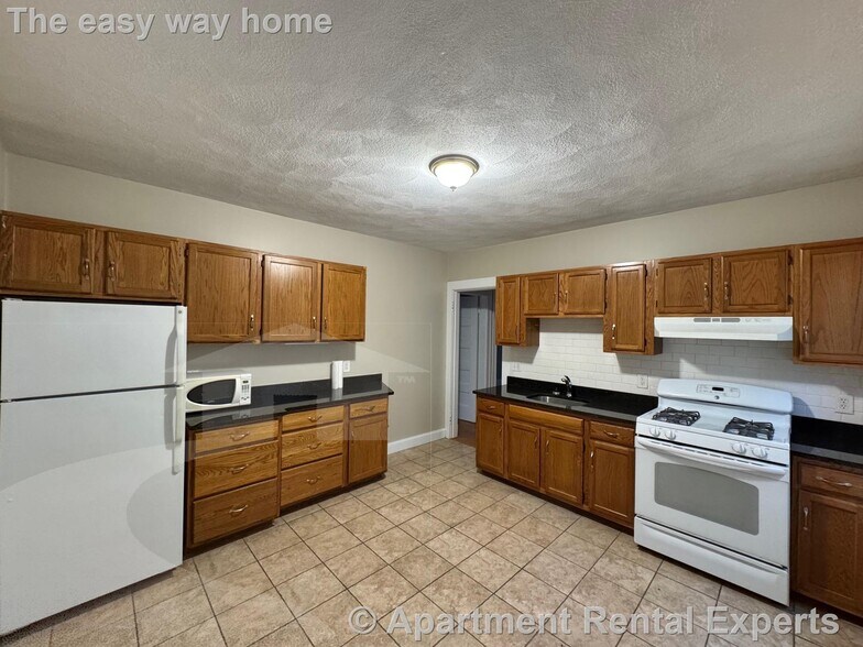 Building Photo - 97 Marion St