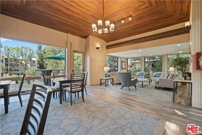 Building Photo - 8314 Raintree Cir