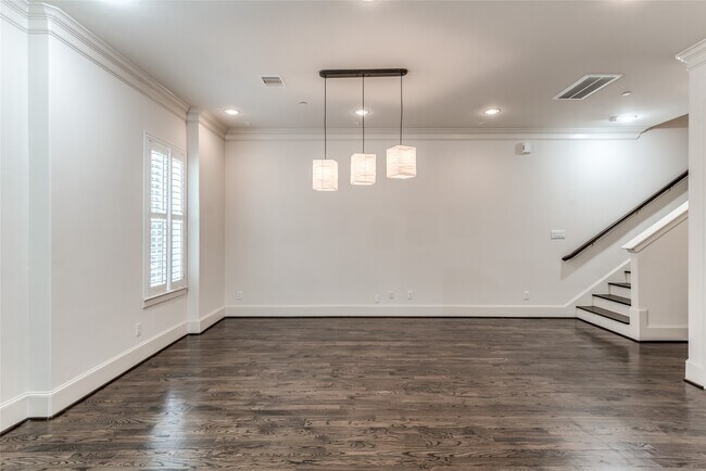 Building Photo - 4031 Bellefontaine St