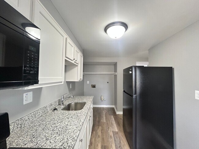 Building Photo - Baltimore - 3 Bedrooms and 1 baths Available!